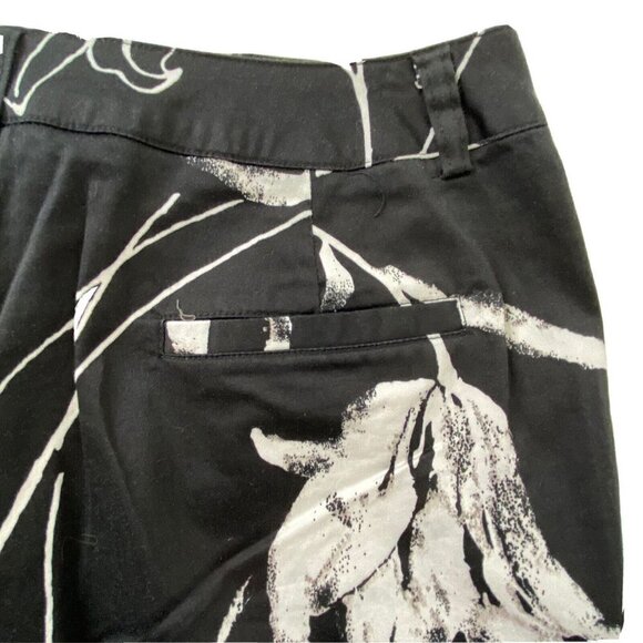 Larry Levine Sport Women's size 12 Stretch Capris Crop Pants Black White Floral - Picture 5 of 8